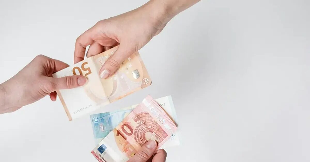 aide - L'aide de 480 euros que vous pouvez percevoir tout en travaillant si vous remplissez ces conditions