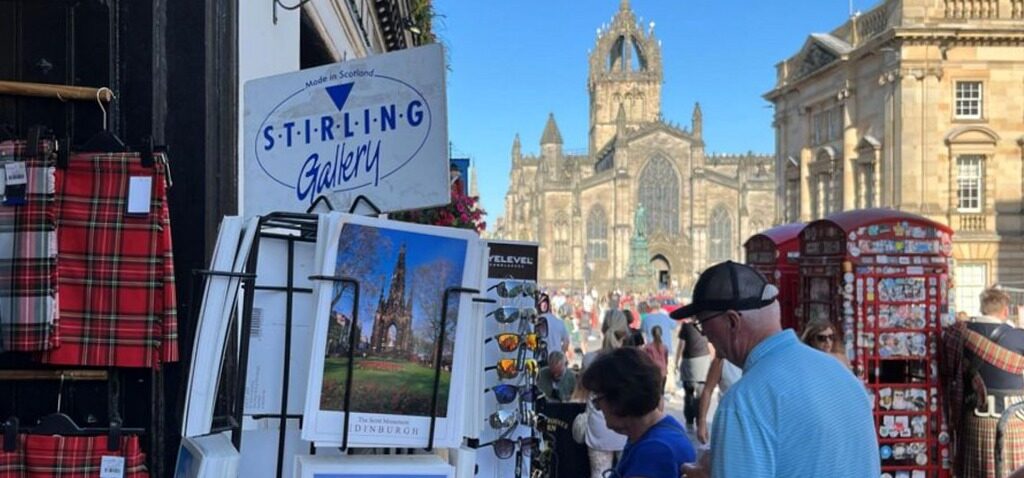 boutiques - Le Royal Mile d'Édimbourg a-t-il besoin de 72 boutiques de souvenirs pour touristes ?