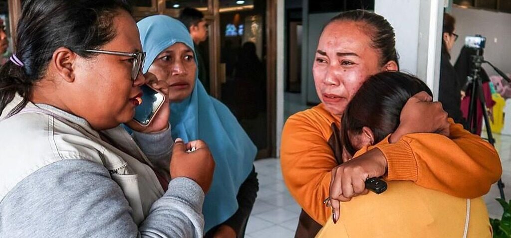 ferry - Quatre morts et des dizaines de disparus après le naufrage d'un ferry au large de Bali