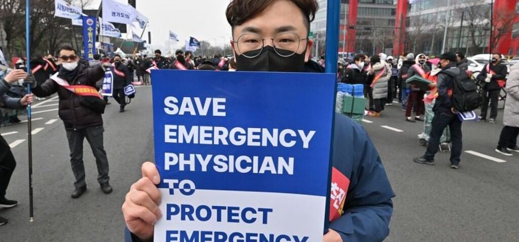 médecine - Les étudiants en médecine de Corée du Sud mettent fin à un boycott de 17 mois des cours