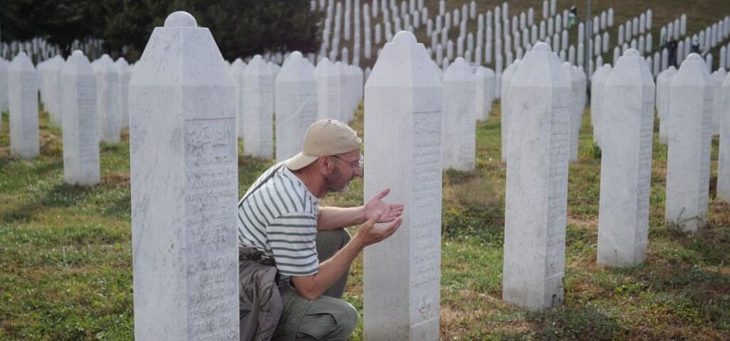 avenir - « Nous sommes inquiets pour notre avenir : les tensions du massacre de Srebrenica ressenties 30 ans après »