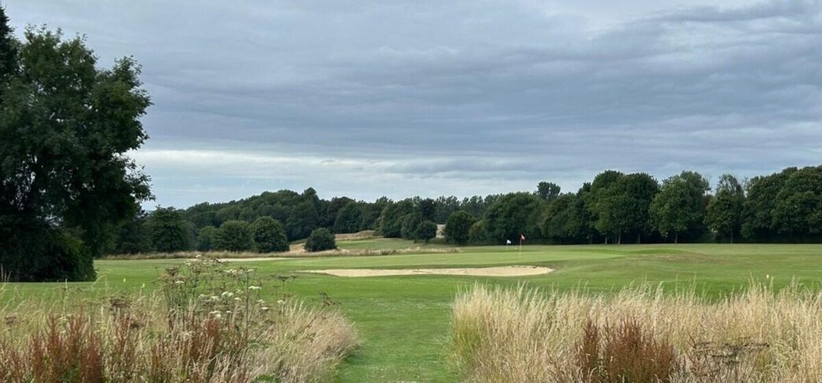 projet - « Entêtement » face à la « modernisation » : Le bras de fer s'intensifie autour du projet immobilier du Golf de Deauville