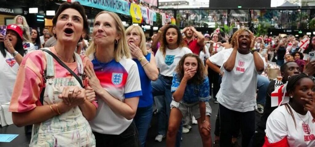 victoire - Pas de jour férié après l'historique victoire des Lionesses à Bâle
