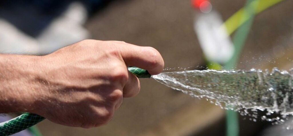 tuyaux - Interdiction d'utilisation de tuyaux d'arrosage par Southern Water pour 1 million de personnes