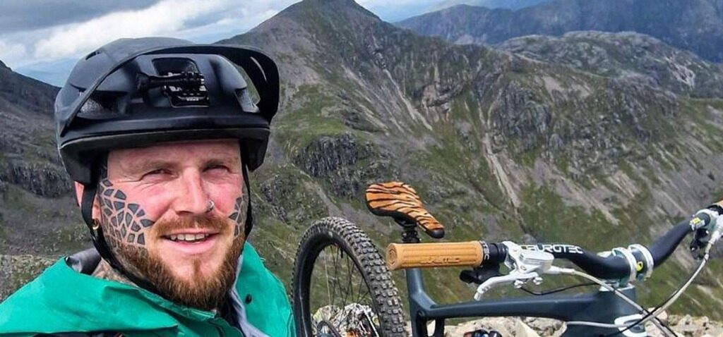 défi - Un cycliste de montagne réussit un défi épique en descendant les 282 Munros