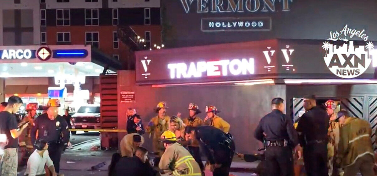 Conducteur - Un Conducteur Inculpé Pour Violences Volontaires Avec Arme Après Avoir Foncé Dans La Foule à Los Angeles