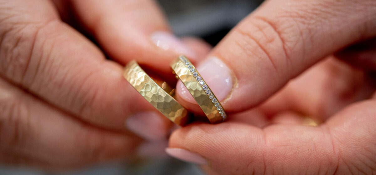 bague - « Je n’y croyais pas » : 15 ans après, un Américain retrouve une bague perdue dans une plantation de sapins de Noël
