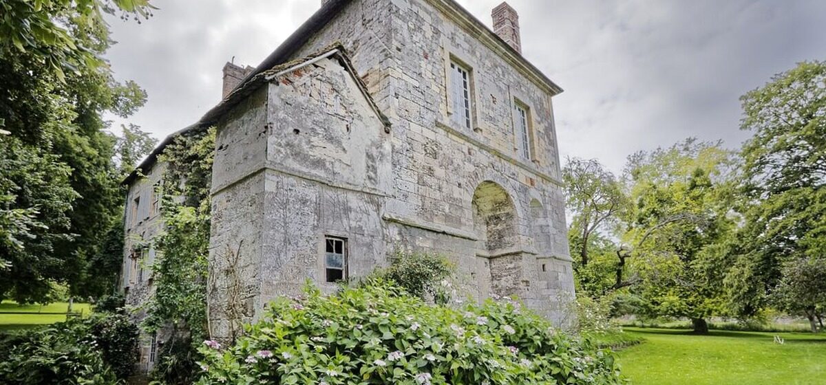 abbaye - Dans l'Eure, une ancienne abbaye offre tout l'été une programmation culturelle riche à l'ombre de son histoire