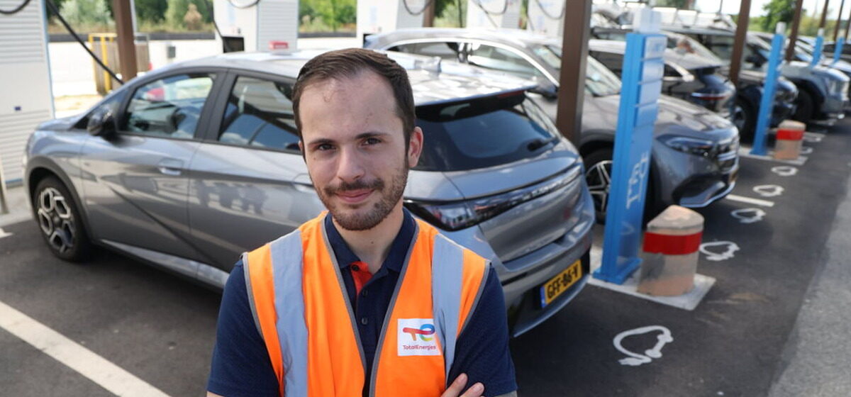 Borniste - « Les Gens Ne Savent Pas Faire » : Comment Recharger Votre Voiture Électrique Sur L’Autoroute Avec Un « Borniste » ?