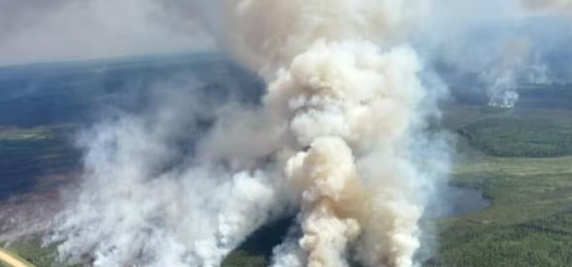 incendies - La chaleur extrême accroît le risque d'incendies en Alberta alors que la pluie prévue apporte un soulagement