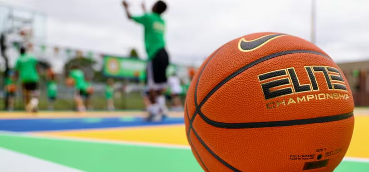 Halifax - Un terrain de basketball récemment rénové à Halifax : un véritable atout pour les enfants du nord!