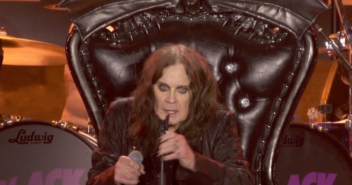 concert - Regardez : Ozzy Osbourne interprète Iron Man une dernière fois lors du dernier concert de Black Sabbath