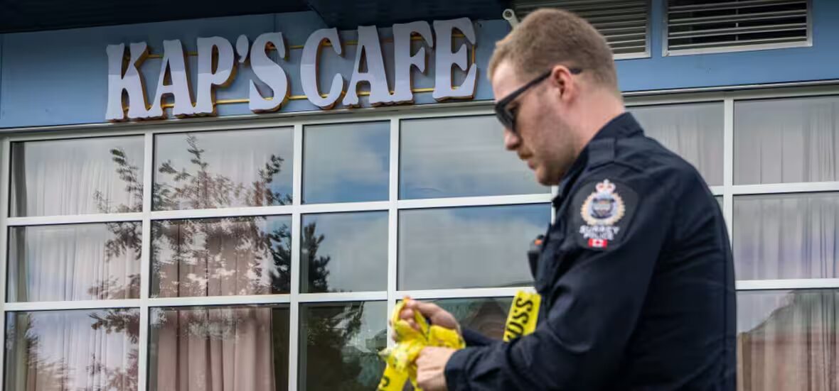 police - La police enquête sur des tirs dans le café du Bollywoodien à Surrey, C.-B.