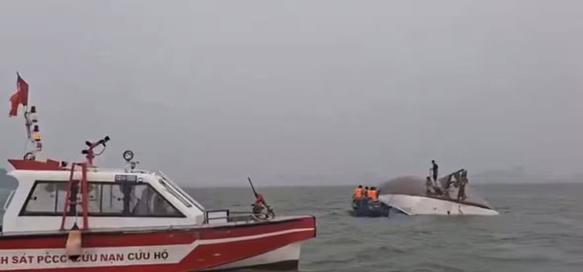 Bateau - Bateau de tourisme au Vietnam chavire lors d'une tempête, faisant plus de 30 morts
