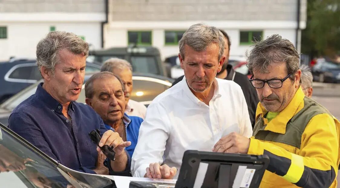 incendies - Feijóo accuse le gouvernement d'"inaction" face aux incendies et l'exhorte à demander de l'aide à l'UE pour éteindre les feux