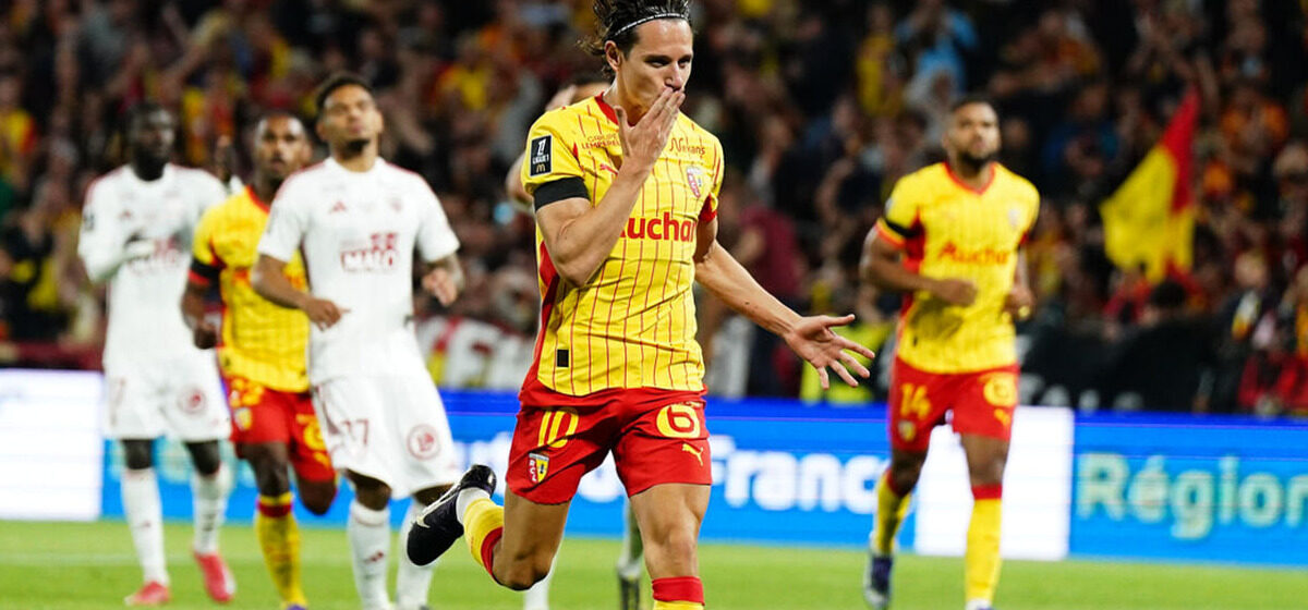 Lala - « L’arbitre nous traite comme des chiens » : Kenny Lala, le Brestois, furieux après la défaite à Lens (3-1)
