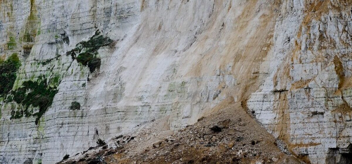 falaise - « Comme le bruit d’un avion de chasse » : un pan de falaise s’effondre sur une plage normande