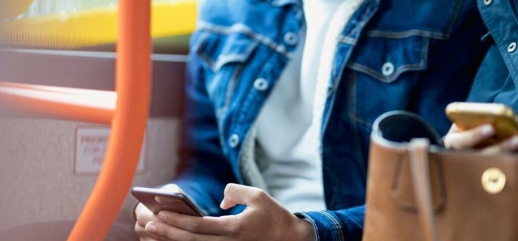 passager - J'ai demandé à un passager de bus de baisser le volume de son téléphone - il m'a traité de misérable.