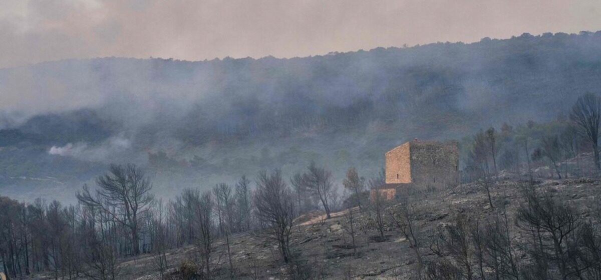 Incendie - Incendie Dans L'Aude : Des Paysages Dévastés à Perte De Vue, Les Images Aériennes Du « Feu Du Siècle » Qui Choquent