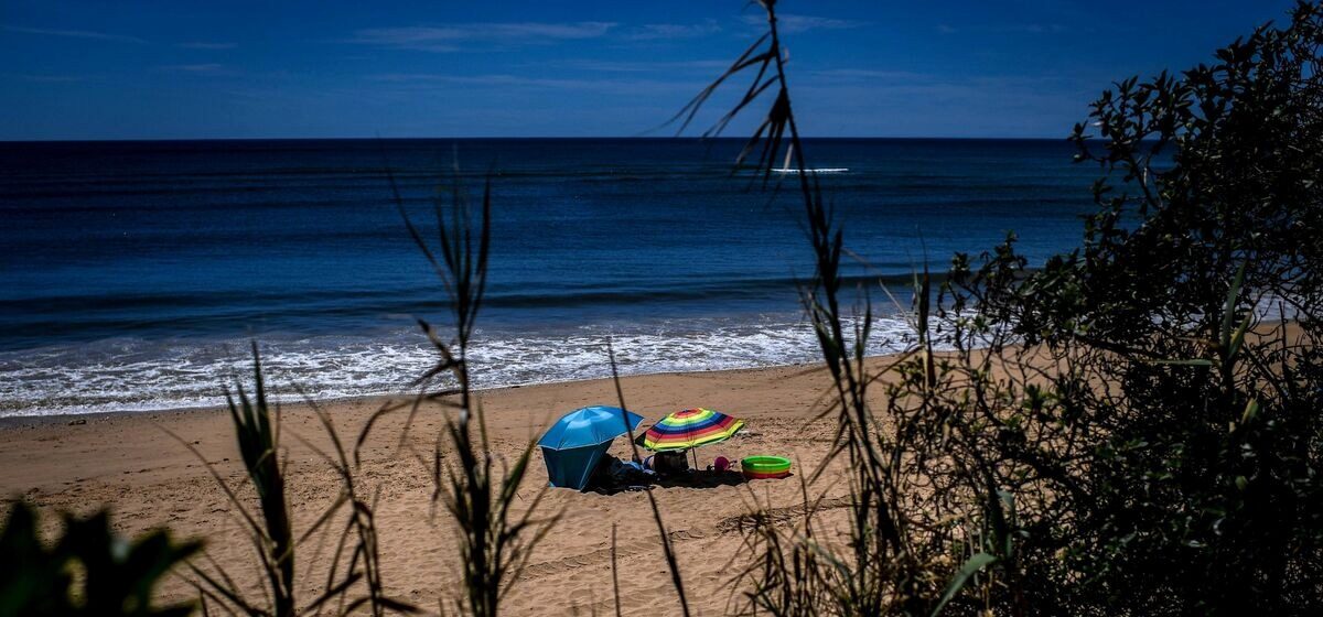 plage - Des nausées et des vomissements : 116 personnes contaminées après une baignade sur une plage au Portugal