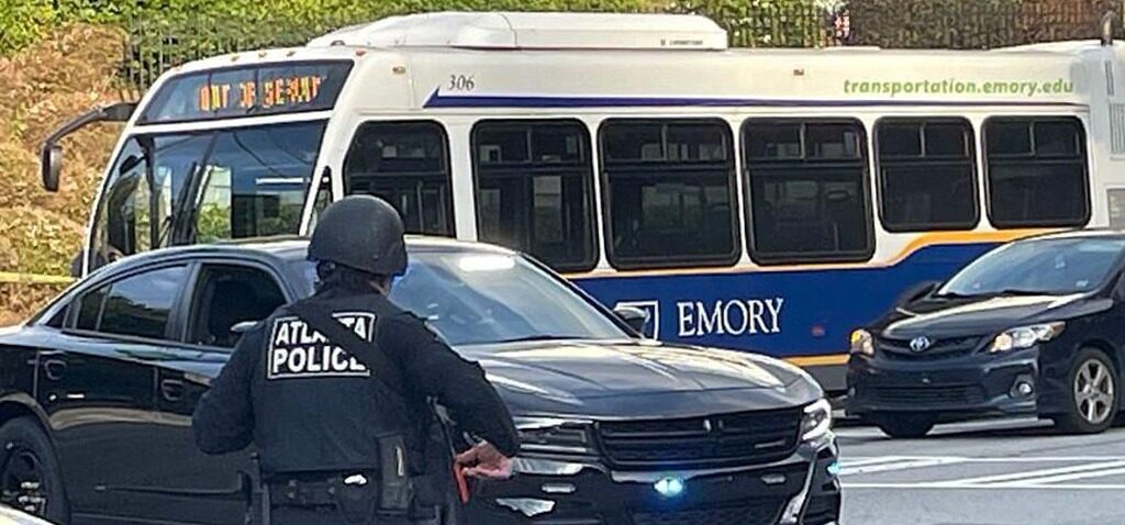 Atlanta - Un agent de police d'Atlanta décède après une fusillade près du siège des CDC