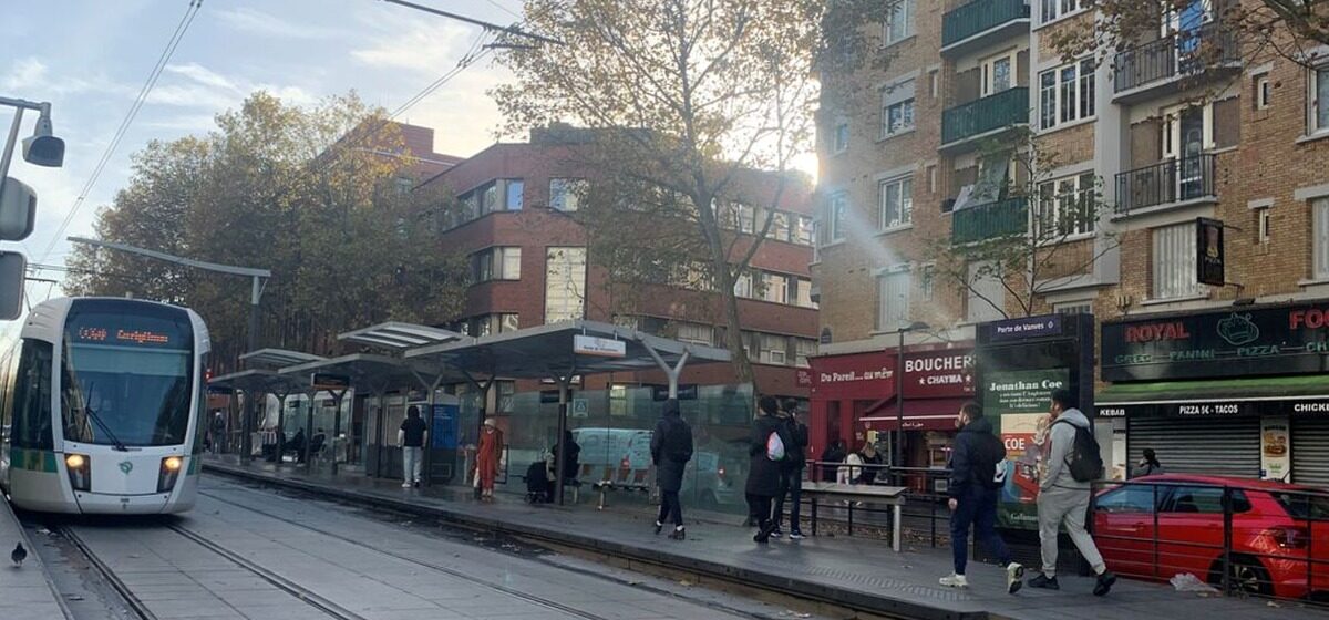 Paris - Paris : Il intervient pour défendre sa compagne dans le tramway et se fait poignarder cinq fois
