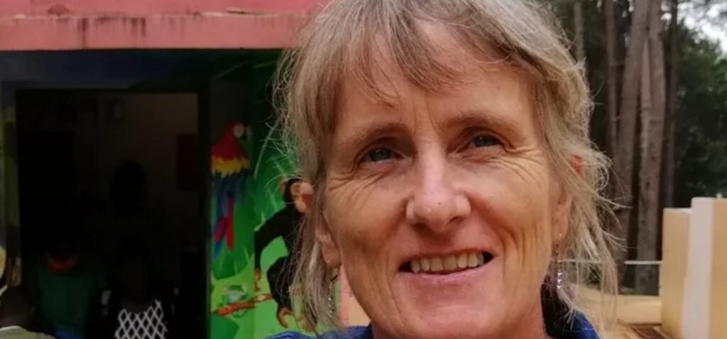 orphelinat - Missionnaire irlandais et enfant de 3 ans parmi les neuf enlevés d'un orphelinat en Haïti