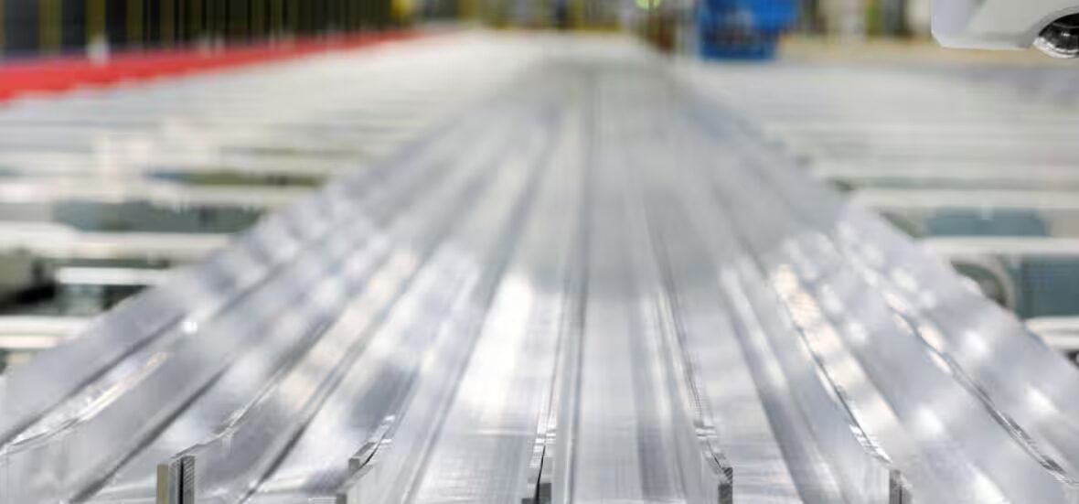 tarifs - Les États-Unis augmentent les tarifs sur l'acier et l'aluminium pour les appareils importés, les wagons de train et les pièces de véhicules électriques