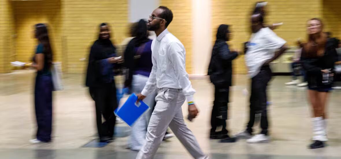 emplois - L'économie du Canada a perdu plus de 40 000 emplois en juillet, compensant en partie la croissance précédente.
