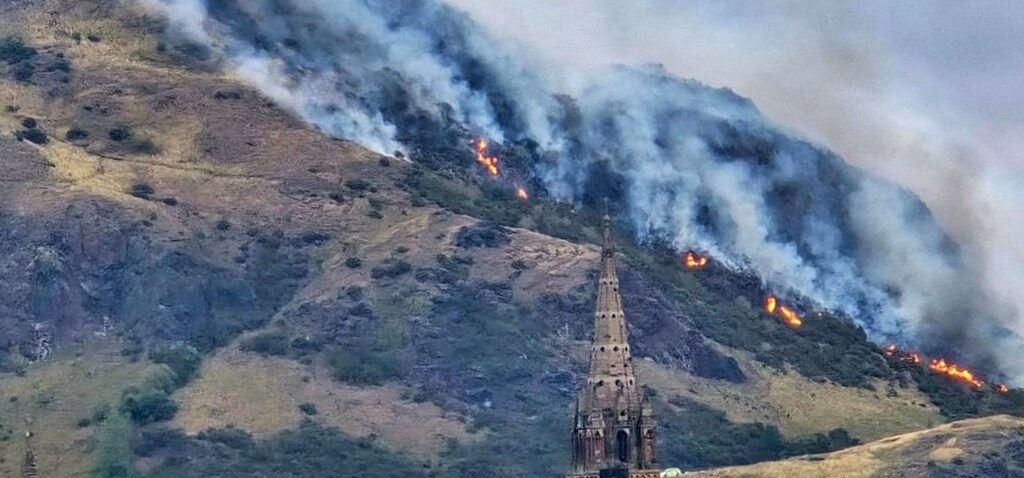 incendie - L'incendie d'Arthur's Seat serait probablement causé par une activité humaine, selon les services d'incendie