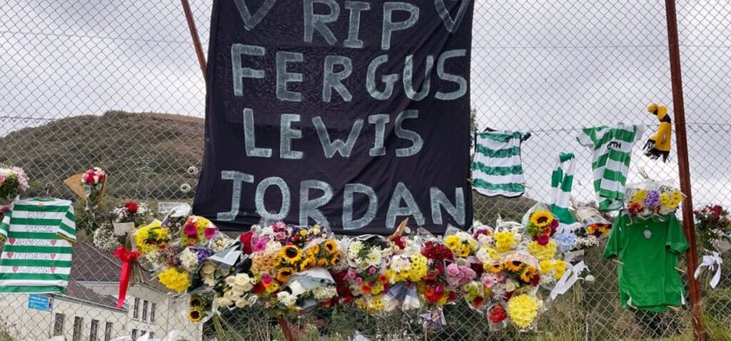 silence - Minute de silence pour les jeunes joueurs de shinty tués dans l'accident des Highlands