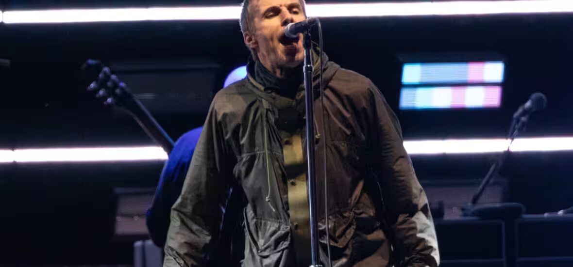 Toronto - Oasis Frappe Toronto Avec Du Rock Nostalgique Dans Le Humide Et Triste Stade Rogers