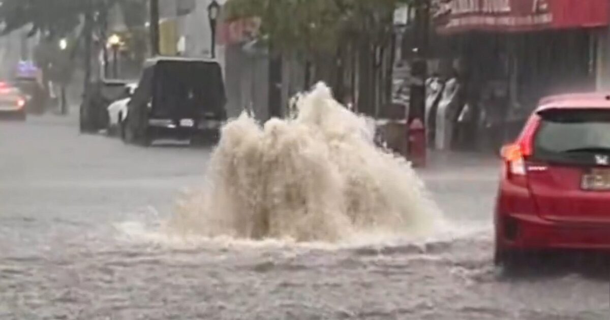 tempêtes - Des rues inondées et des systèmes de métro touchés alors que des tempêtes frappent la côte Est des États-Unis