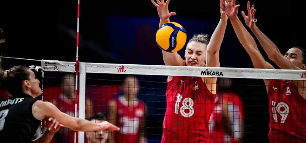 Canada - Le Canada bat la Bulgarie 3-1 lors de l'ouverture des Championnats du Monde de Volleyball Féminin