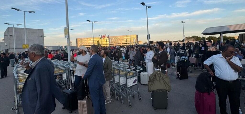 aéroport - L'aéroport d'Heathrow rouvre après une alerte aux 'matériaux dangereux'