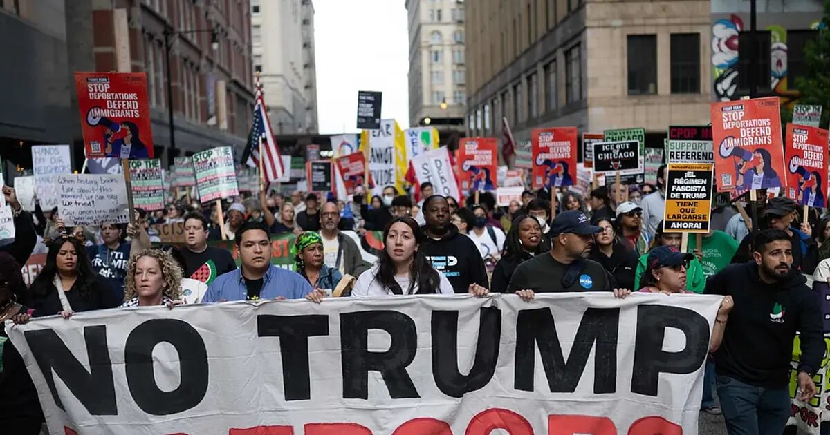 Trump - Trump menace à nouveau Chicago avec une intervention militaire : "J'adore l'odeur des déportations le matin"