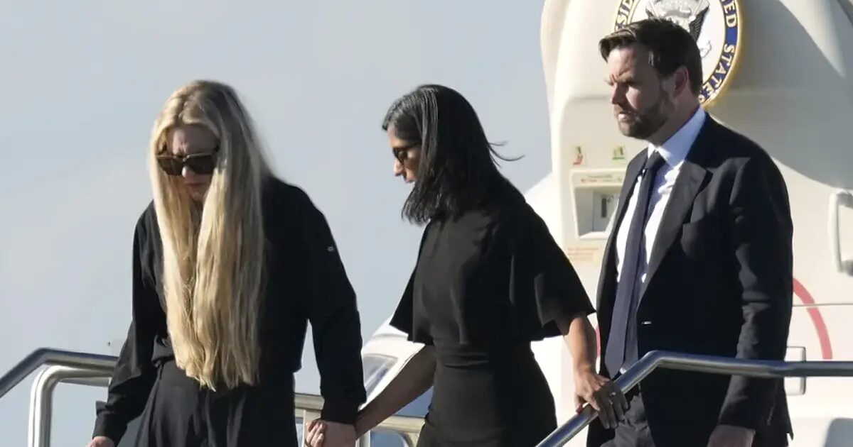 femme - La femme de Charlie Kirk promet de poursuivre son héritage après son assassinat : "vous n'avez aucune idée de ce que vous venez de déclencher dans tout ce pays et dans le monde"