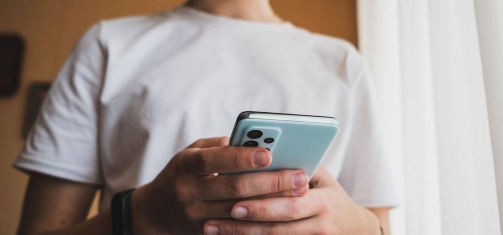 chatbots - Meta met fin à ses chatbots IA en discussion avec les adolescents sur le suicide