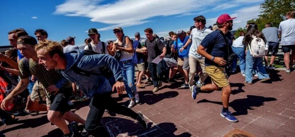événement - « Je n’arriverai jamais à oublier cette image » : Des témoins racontent l’événement de Charlie Kirk