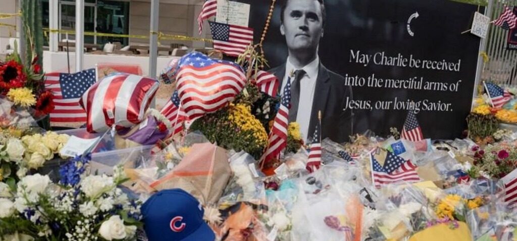 Service - Service commémoratif de Charlie Kirk prévu au stade de l'Arizona