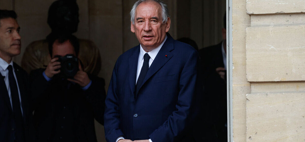 Bayrou - « Vous ne voyez pas qu’il y a tout à reconstruire ? » : Après sa chute, Bayrou se recentre sur le MoDem