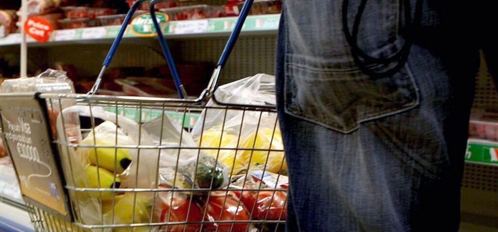 taxe - Les ministres rejettent les demandes de suppression de la taxe sur les aliments