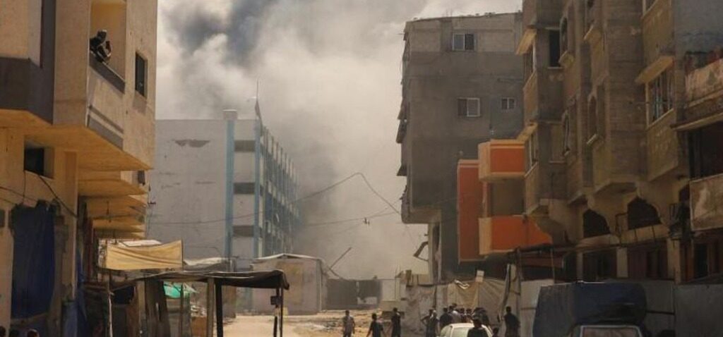 Israël - « Nous avons échappé à une mort certaine » : Israël intensifie le bombardement de Gaza, forçant les familles à fuir