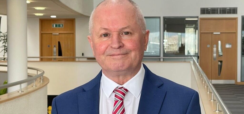 leader - Le leader de Caerphilly quitte le Parti travailliste et soutient Plaid Cymru