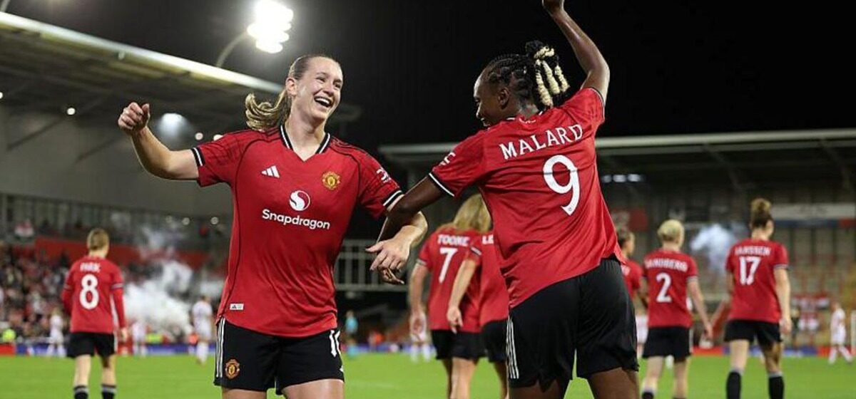 voyage - Le voyage européen ne fait que commencer pour les "faiseurs d'histoire" de Manchester United
