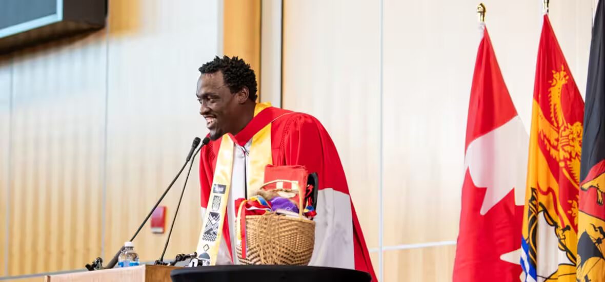 Raptor - L'ancien Raptor Pascal Siakam reçoit un diplôme honorifique de l'UNB pour son engagement en faveur de l'éducation