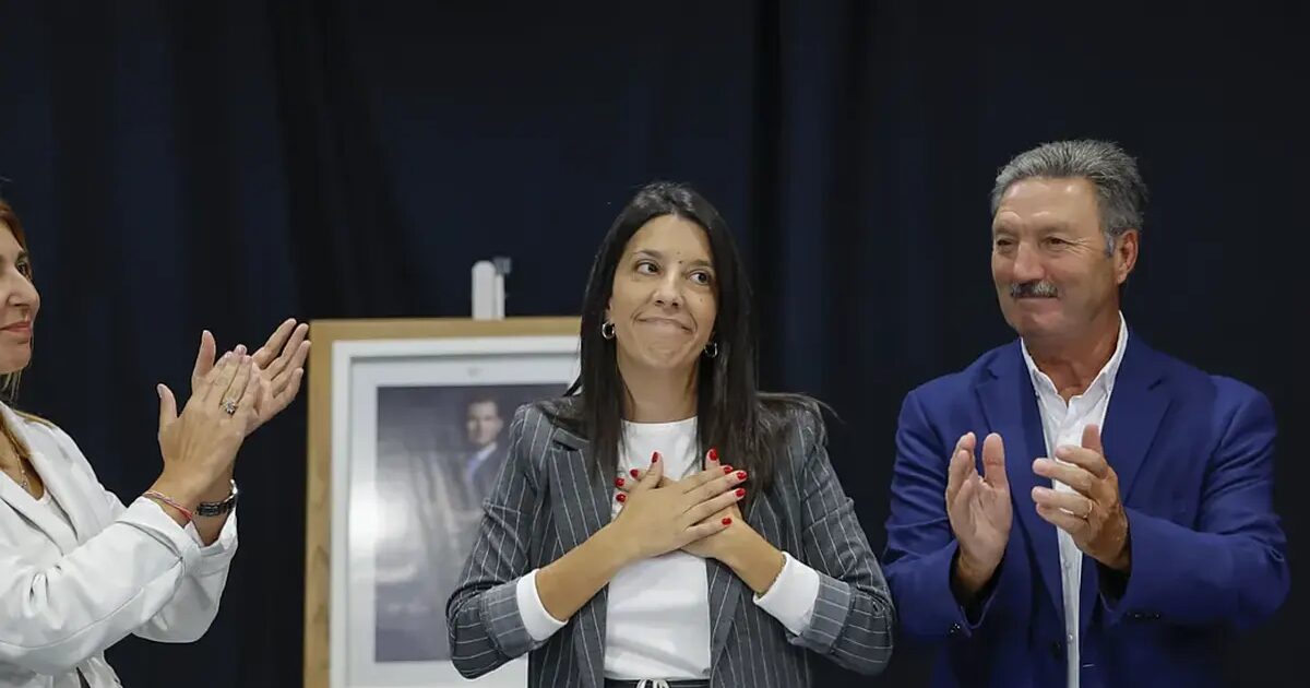 Pouvoir - El Pp Renforce Son Pouvoir À A Coruña Et Investit La Première Maire De Ribeira Après Une Tense Motion De Censure Entre Huées Et Cris De "traîtrise"