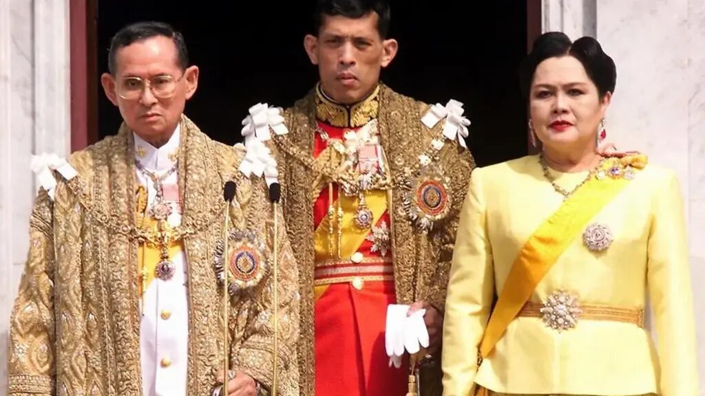 reine - Décès de la "reine la plus belle du monde", Sirikit, la glorieuse et combative mère de Thaïlande, mère du controversé Rama X