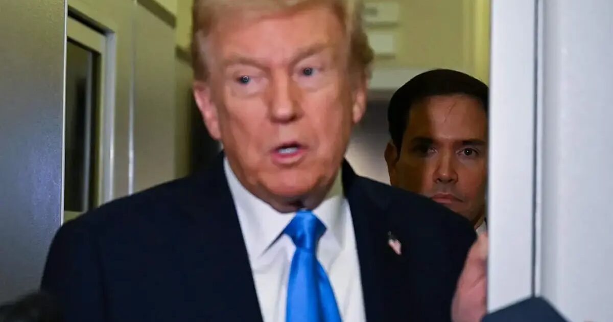 tarifs - Trump annonce une augmentation de 10 % des tarifs douaniers sur le Canada après avoir rompu les relations commerciales