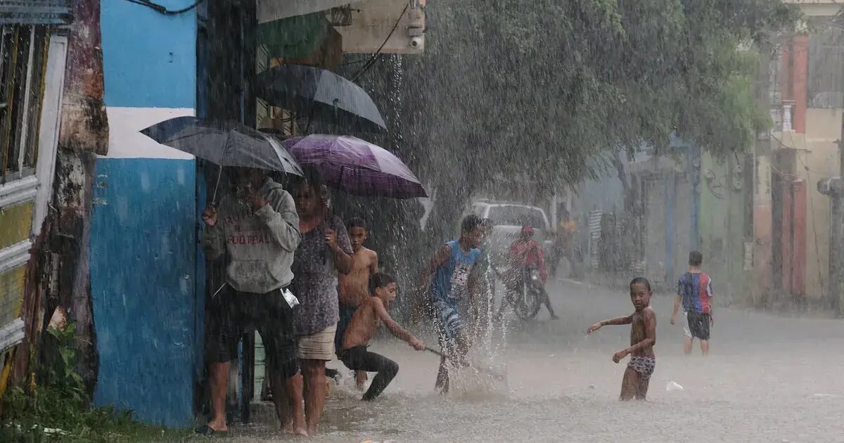 huracán - Le huracán Melissa atteint la catégorie 4 et menace de provoquer des inondations catastrophiques en Jamaïque et en Haïti